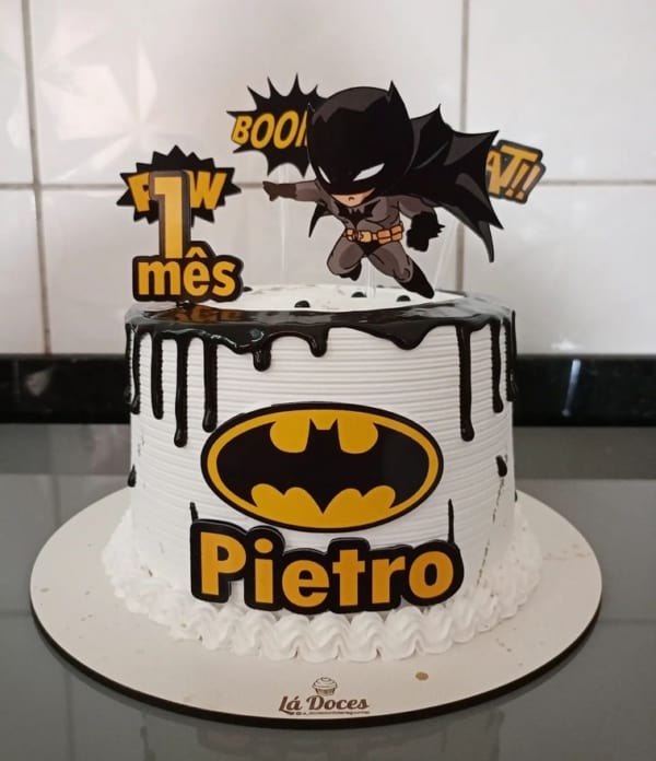 23 bolo simples mesversário Batman @la docesconfeitaria