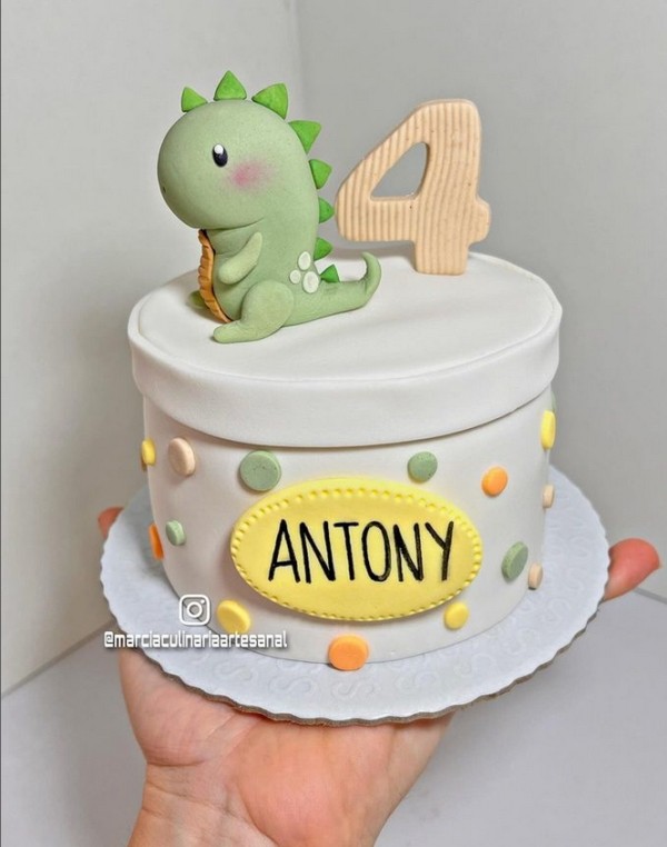 26 mini bolo mesversário dinossauro @marciaculinariaartesanal