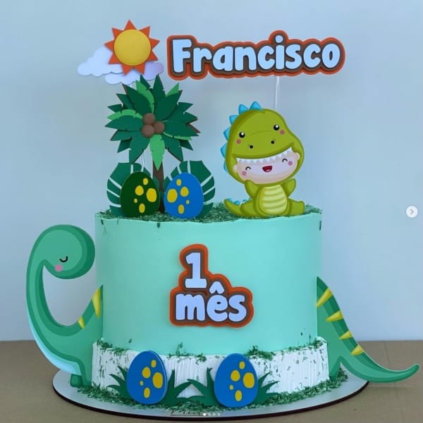 27 bolo decorado mesversário dinossauro @micaconfeitaria