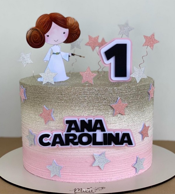 27 bolo decorado princesa Leia @micaconfeitaria