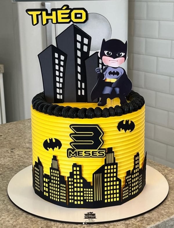 28 bolo decorado mesversário Batman @duocakes ssa