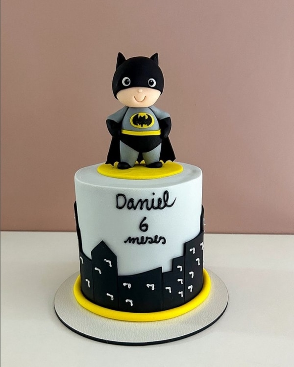 29 bolo decorado Batman mesversário @anacakebc