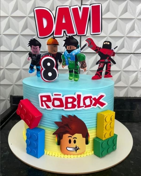 38 decoração bolo Roblox com toppers @criandosabores