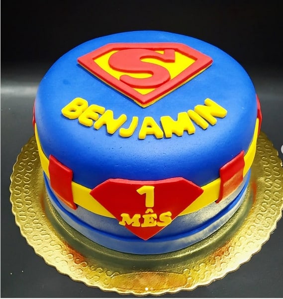 21 bolo 1 mês Super Homem @candysisters sorocaba