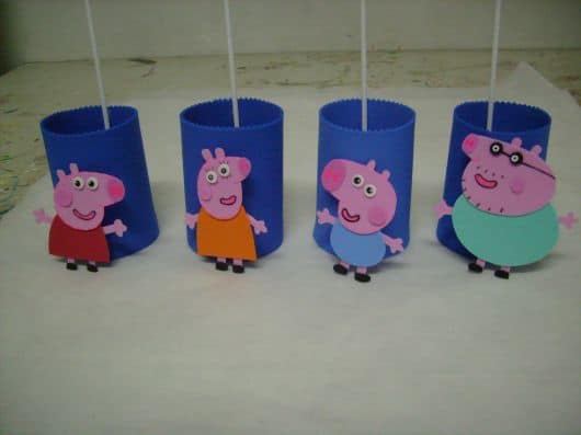 Lipe lembrancinhas - Cofre casinha da Peppa Pig de EVA Medida aproximada  15x6x10cm Faço em outros temas também.