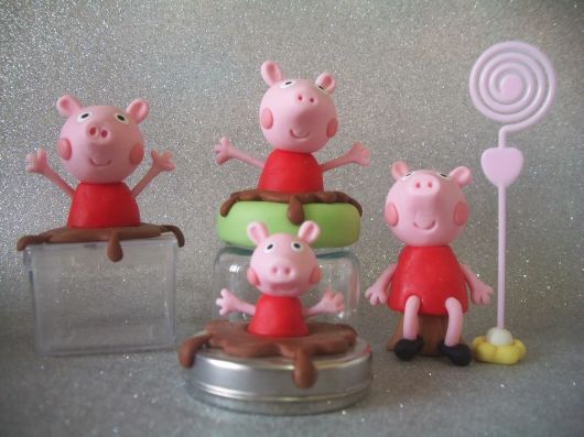 Lipe lembrancinhas - Cofre casinha da Peppa Pig de EVA Medida aproximada  15x6x10cm Faço em outros temas também.