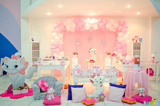 4 ideias para uma decoração delicada da gatinha Marie – Blog Fabrika de  Festa