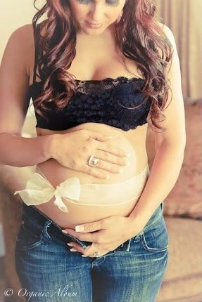 foto barriga grávida com laço