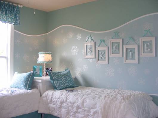 decoração quarto azul e branco filme princesas anna e elsa