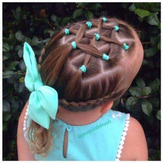 Penteado Infantil com Tranças e Elásticos