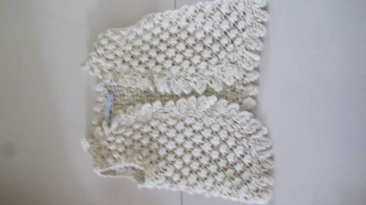 Colete infantil feminino de crochê branco