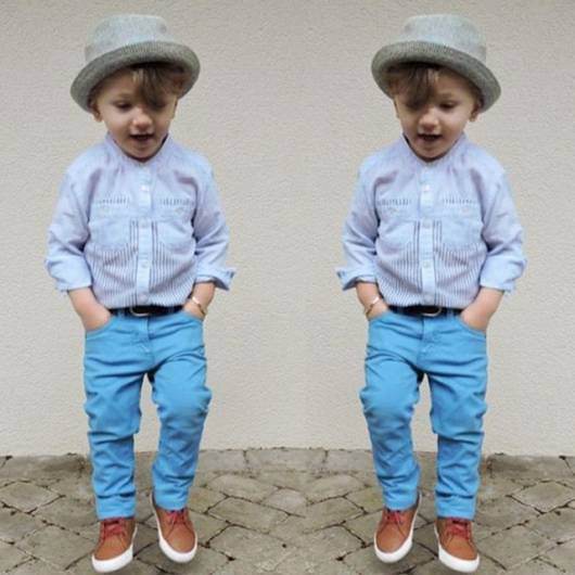 Look infantil masculino clássico com calça jeans colorida