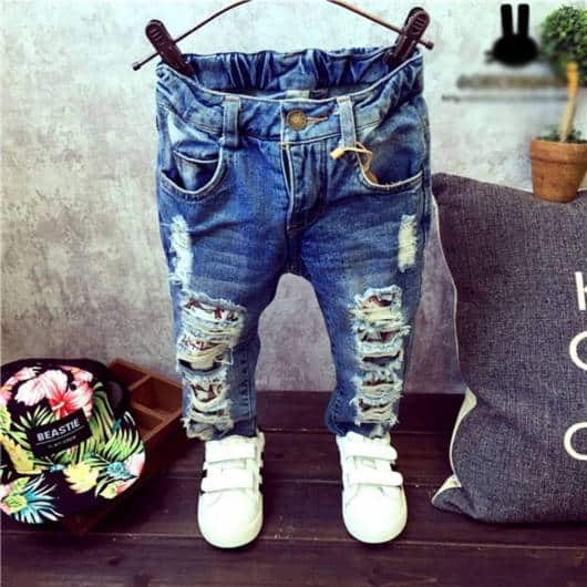 Calça jeans destroyed com elástico para crianças