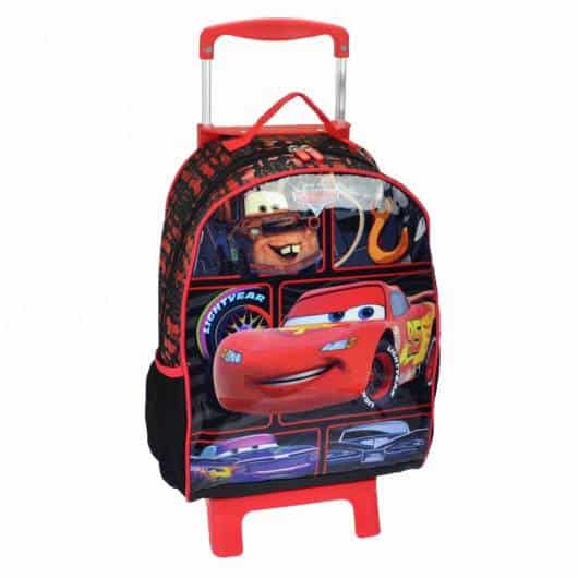 Uma mochila de rodinha Carros pode ser o que seu filho precisava