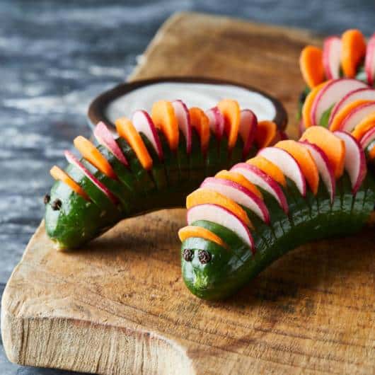 Use legumes coloridos para criar lanches divertidos