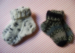 Duas ideias de meias bem quentinhas de lã para bebês