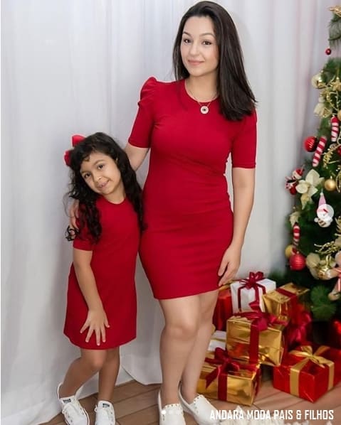 vestido vermelho curto para mãe e filha