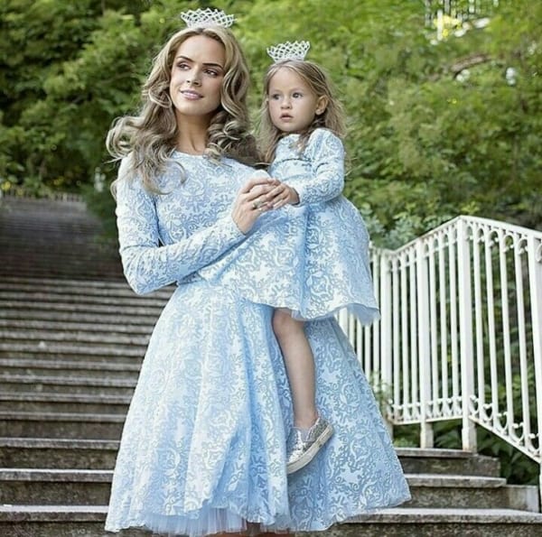 vestido princesa tal mãe tal filha