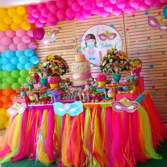 decoração colorida de carnaval