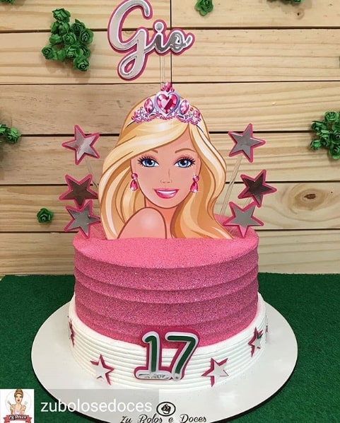 bolo decorado da barbie com glitter