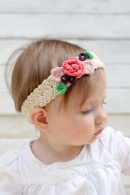 tiara com flores de crochê para bebê