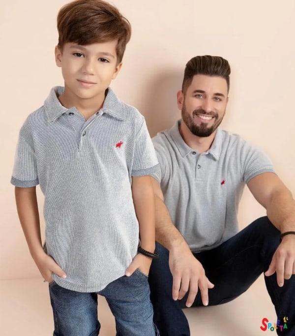 pai e filho com camisa polo cinza