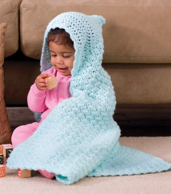 manta azul de bebe com capuz em croche