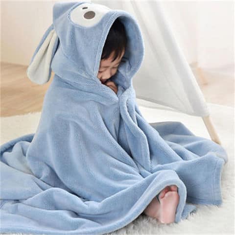manta de bebe azul com capuz
