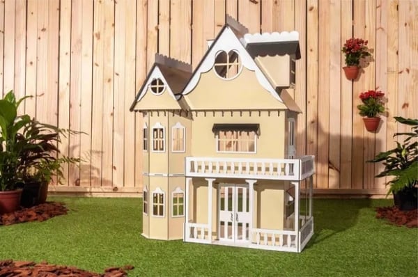 modelo de casa de boneca com fachada