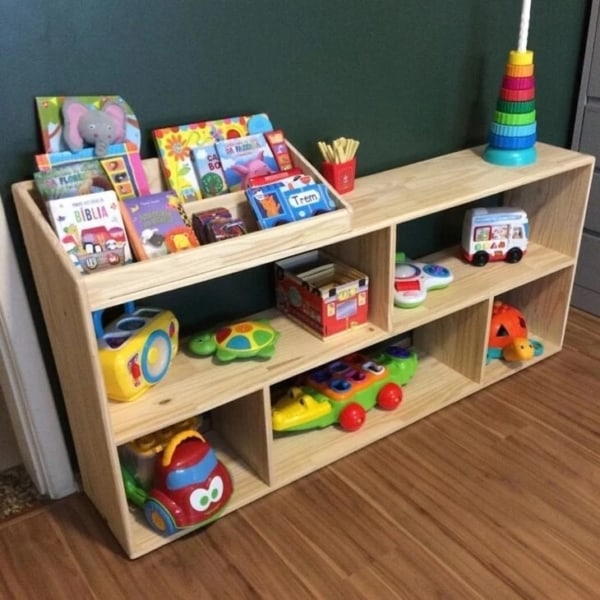 estante de madeira para organizacao de brinquedos