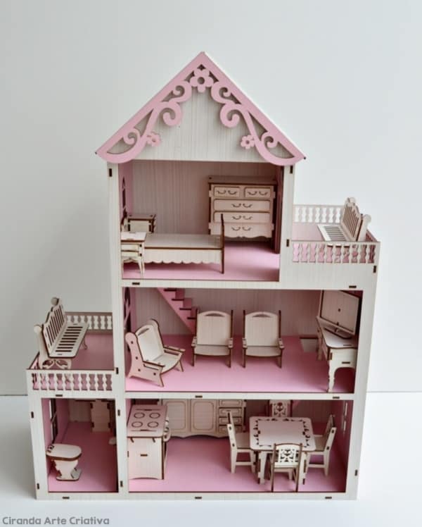 casinha de boneca em MDF pintado de rosa