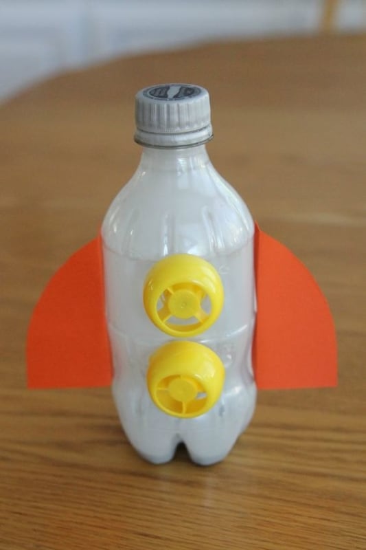 1 foguete simples de garrafa pet pequena