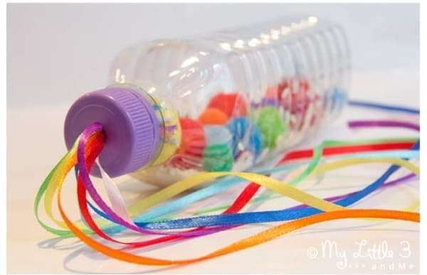 11 modelo criativo de chocalho com garrafa plastica