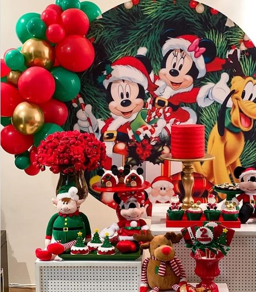 26 decoracao de mesversario de natal Mickey e Minnie @artenochocolate